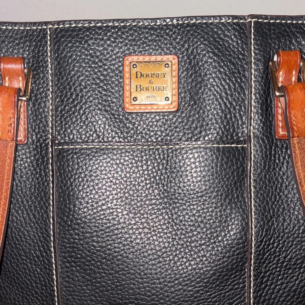 Dooney & Bourke Vintage Lexington Black Tote - Picture 3 of 16